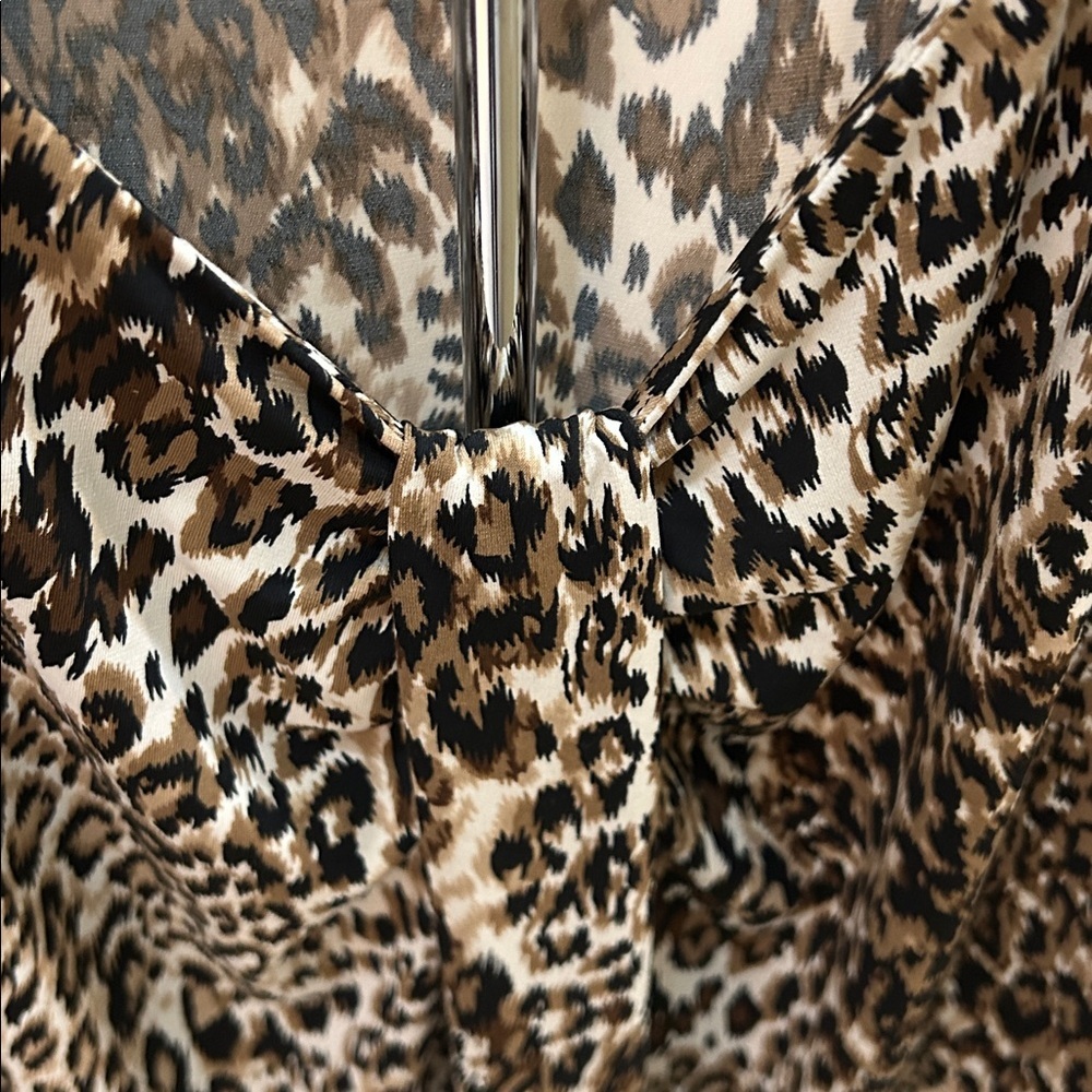 Kasper Animal Print Sleeveless Blouse - Picture 2 of 10
